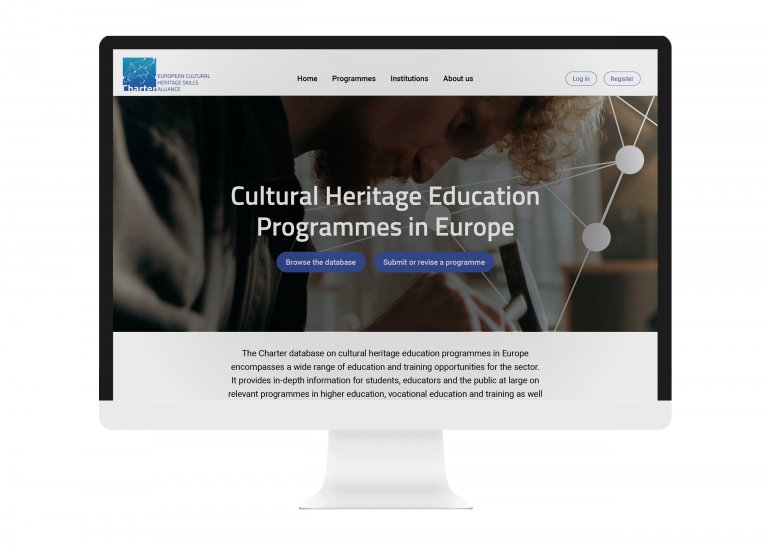 iMac mit Landing Page "Charter Database"